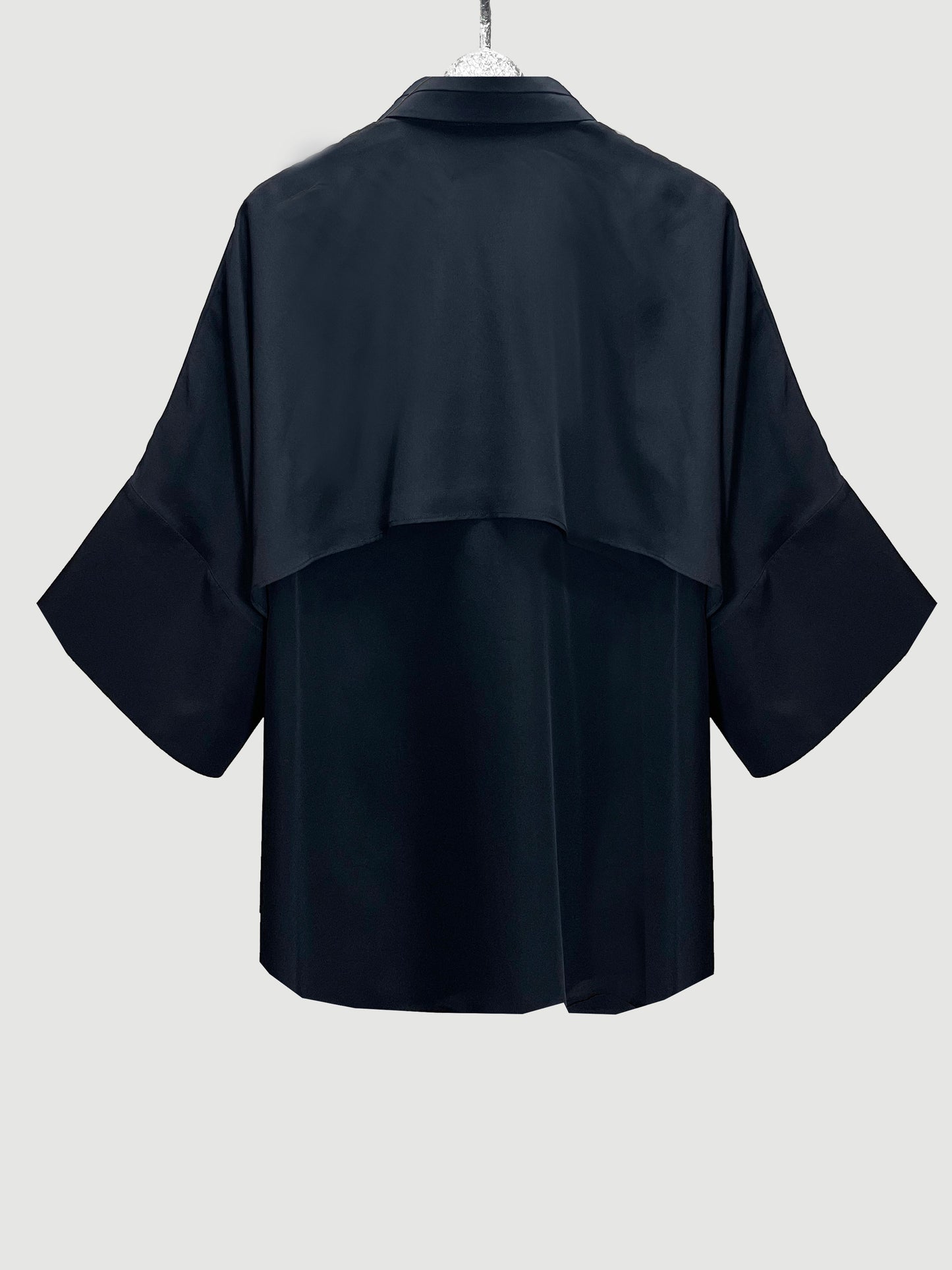 Half bat sleeve shirt