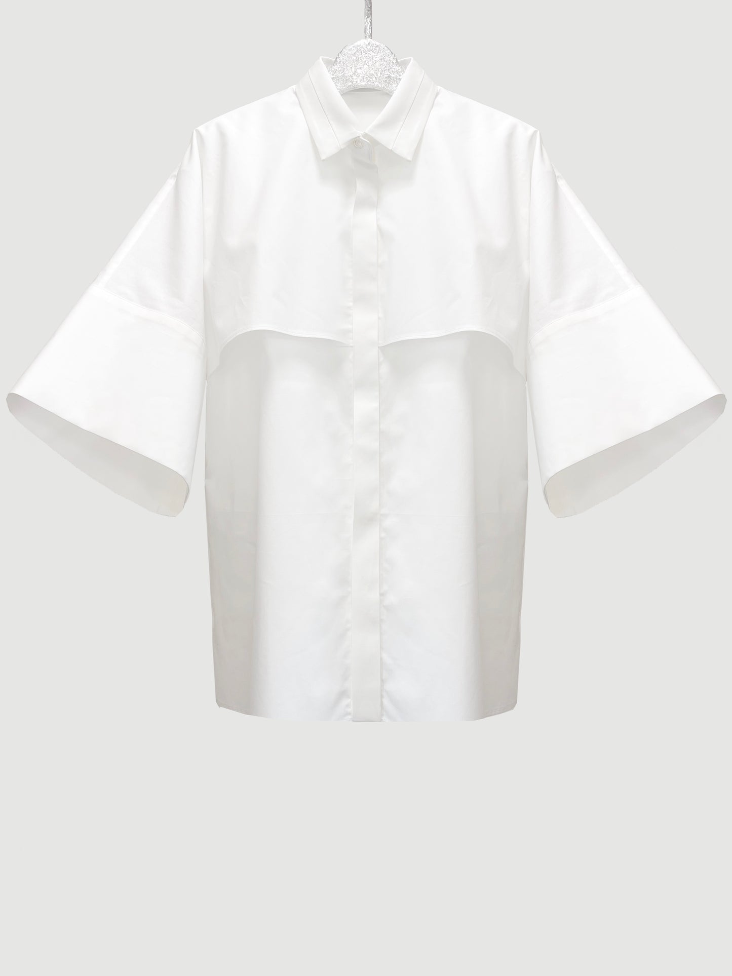 Half bat sleeve shirt